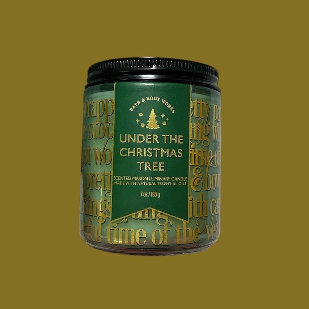 Bath and Body Works Under the Christmas Tree Scented Candle